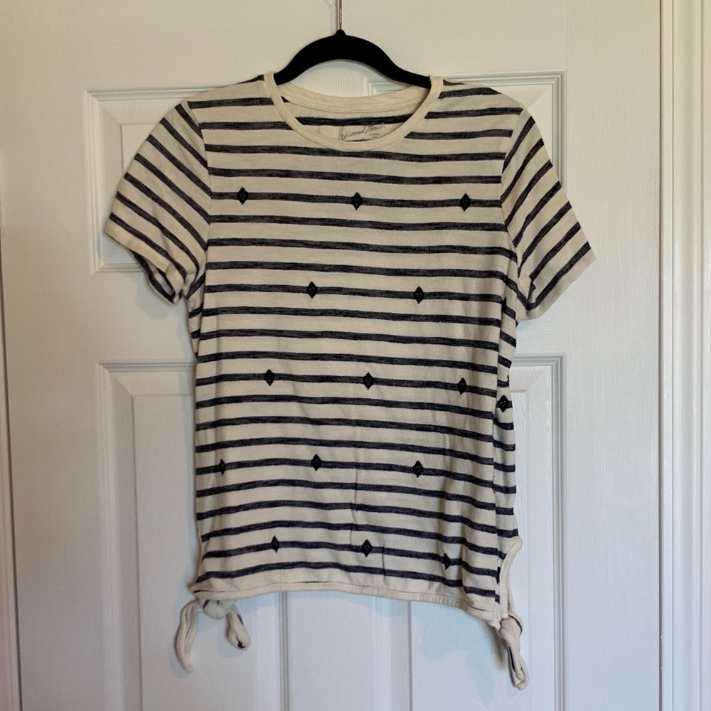 Universal Thread top - Picture 1 of 4